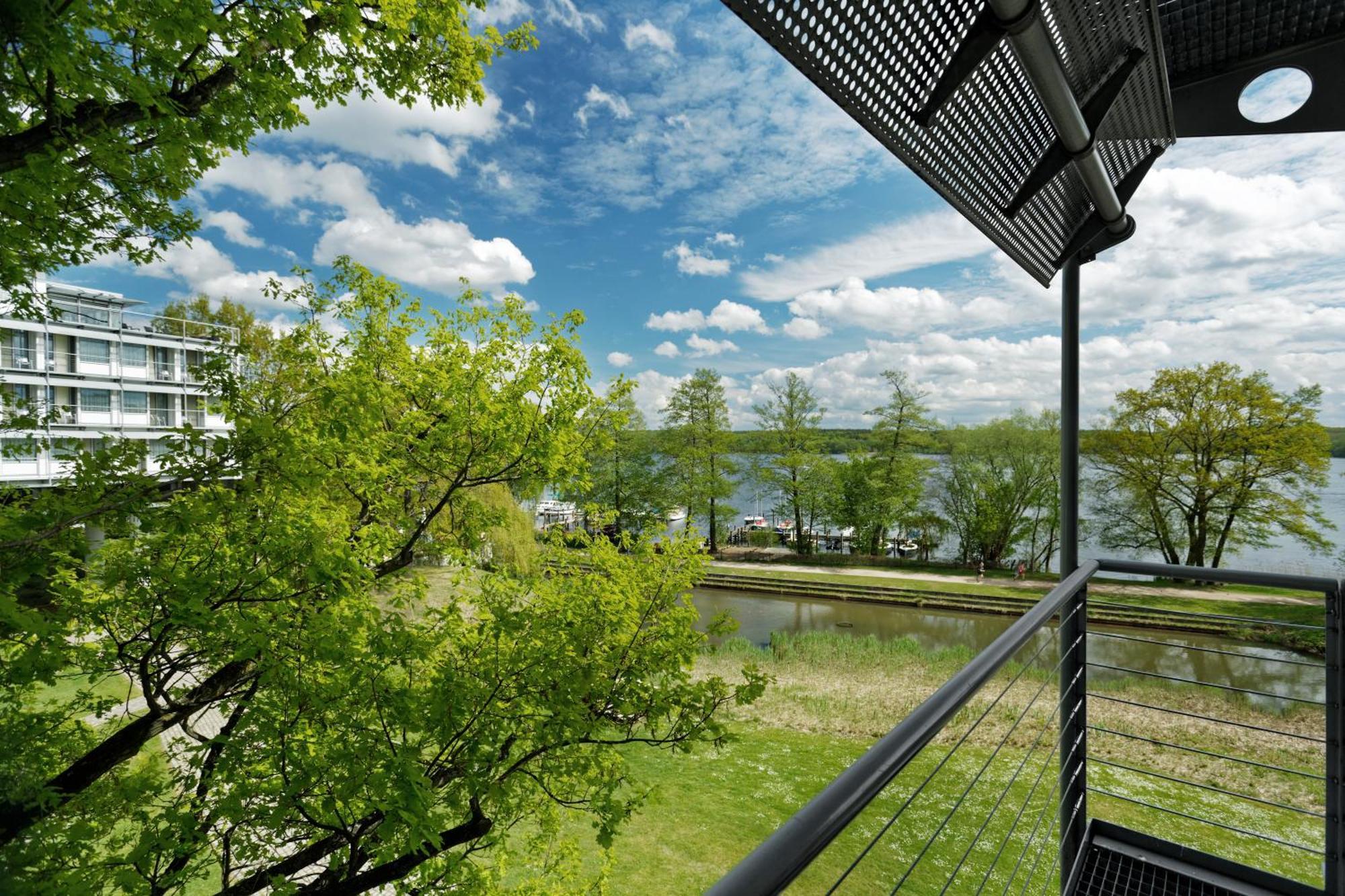 Kongresshotel Potsdam Am Templiner See Exterior photo
